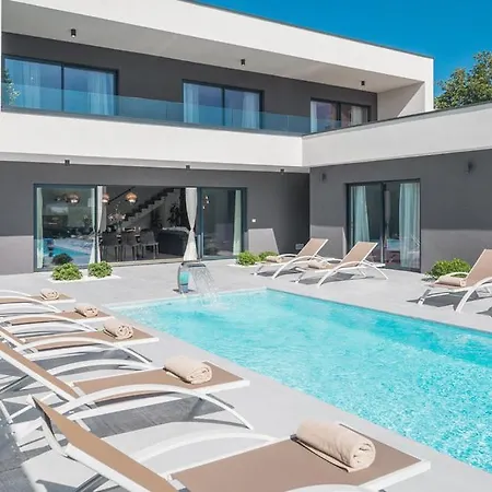 Villa Lap
